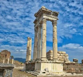 2 Days Gallipoli, Troy, and Pergamon Tour from Istanbul (Ending in Kusadasi) tour in 3 Destinations (Gallipoli, Troy, Pergamon)