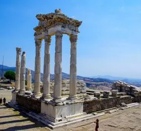2 Days Pamukkale, Hierapolis, and Pergamon Tour from Istanbul tour in 2 Destinations (Pamukkale, Pergamon)